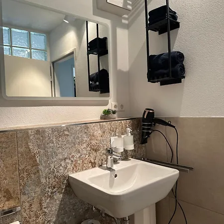 Kleine Perle Mit Bodenseeblick Und Sonnenterrasse Apartment Daisendorf