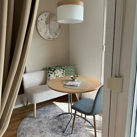 Kleine Perle Mit Bodenseeblick Und Sonnenterrasse Apartment Daisendorf