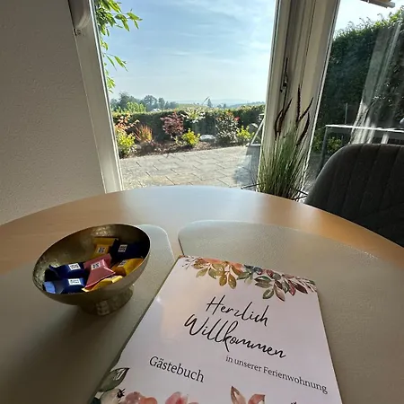 Kleine Perle Mit Bodenseeblick Und Sonnenterrasse Daisendorf