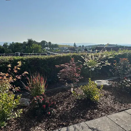 Kleine Perle Mit Bodenseeblick Und Sonnenterrasse Апартаменты *