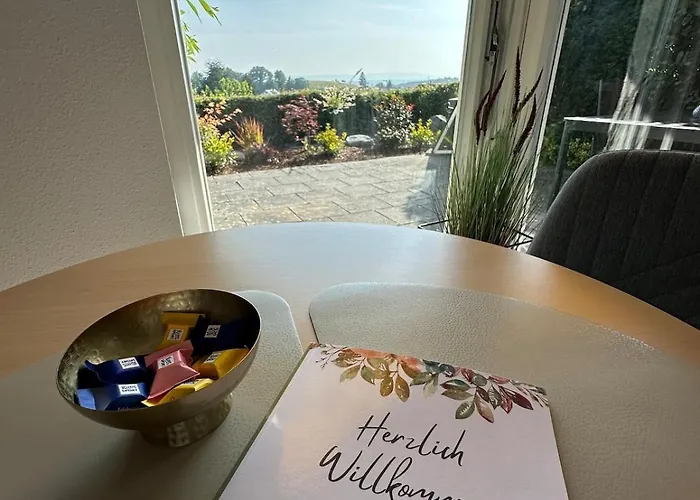 Kleine Perle Mit Bodenseeblick Und Sonnenterrasse Daisendorf