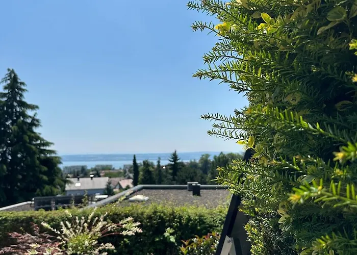 Appartement Kleine Perle Mit Bodenseeblick Und Sonnenterrasse Daisendorf