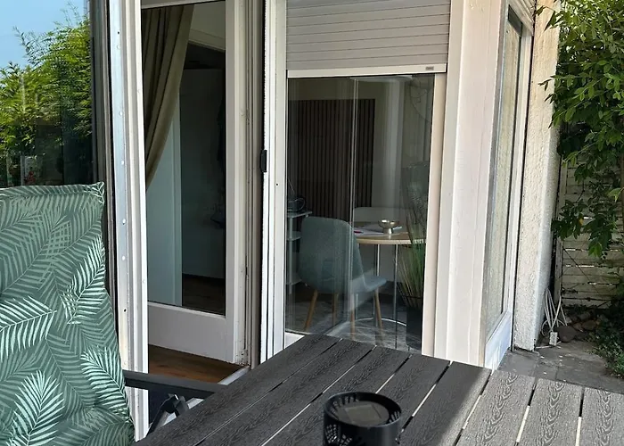 Appartement Kleine Perle Mit Bodenseeblick Und Sonnenterrasse Daisendorf
